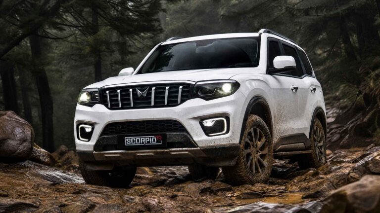 white_mahindra_scorpio